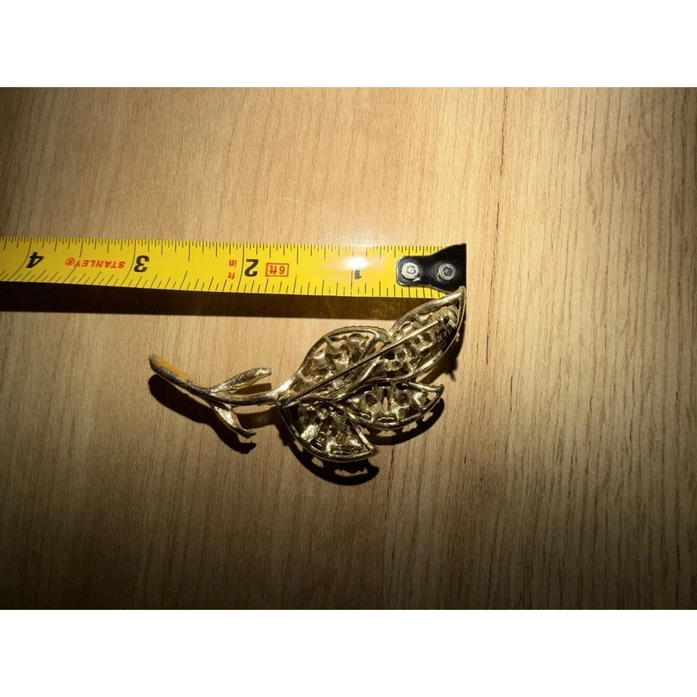 VINTAGE Green Rhinestone Leaf Aurora Borealis Brooch Pin Unmarked